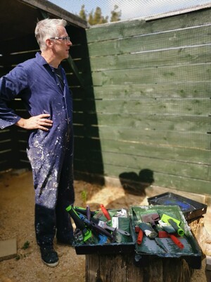 Community volunteering: O&F aviary painting